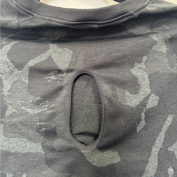 Gymshark Camo Seamless Long Sleeve Crop Top - Picture 8 of 10